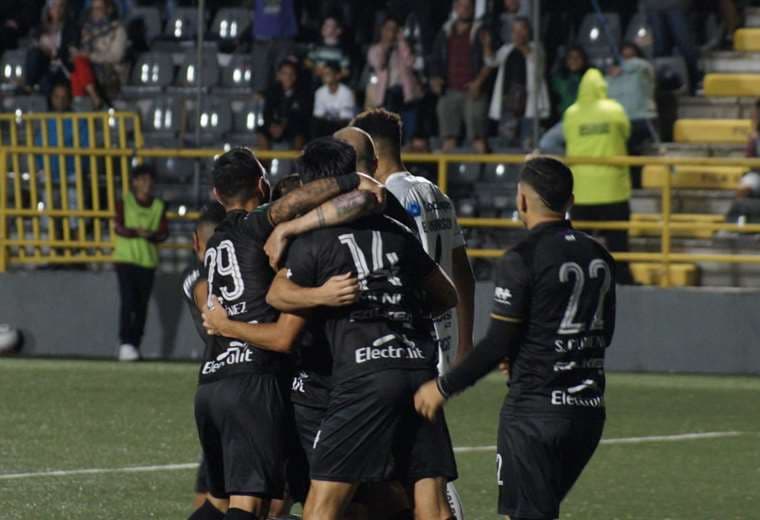 Sporting vs. San Carlos.