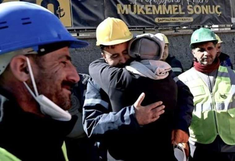 Rescatada una joven en Turquía 11 días después del sismo