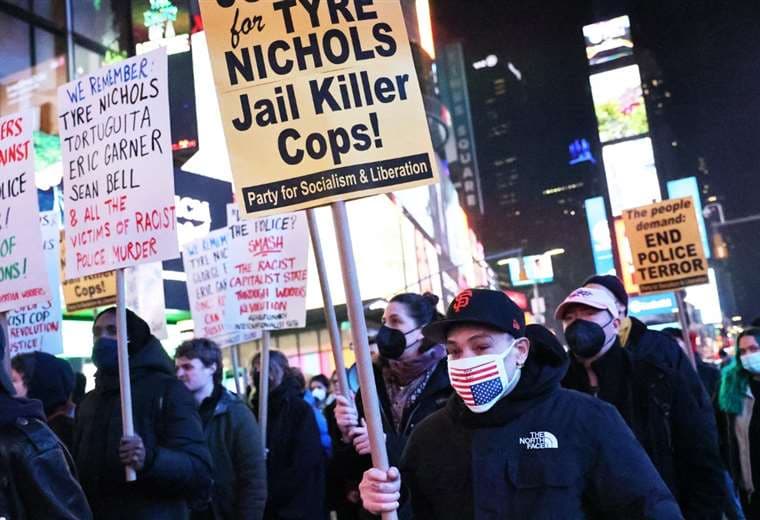 Policías acusados por muerte de Tyre Nichols en EE. UU. se declaran "no culpables"