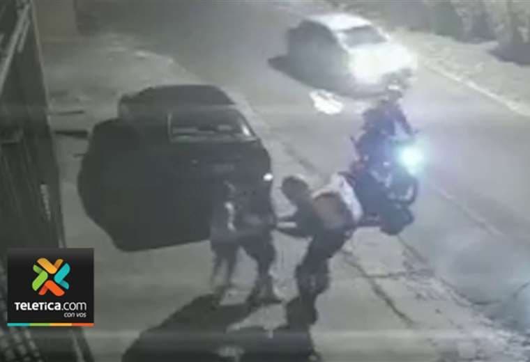 Video: Chofer se convierte en héroe al evitar asalto a mujer y niña en Heredia