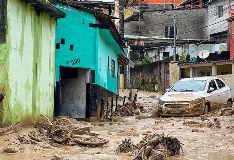 Muertos por históricas lluvias torrenciales en Brasil aumentan a 44
