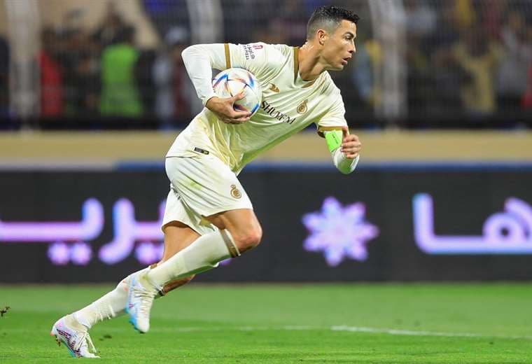 Cristiano Ronaldo marca de penal su primer gol con el Al Nassr