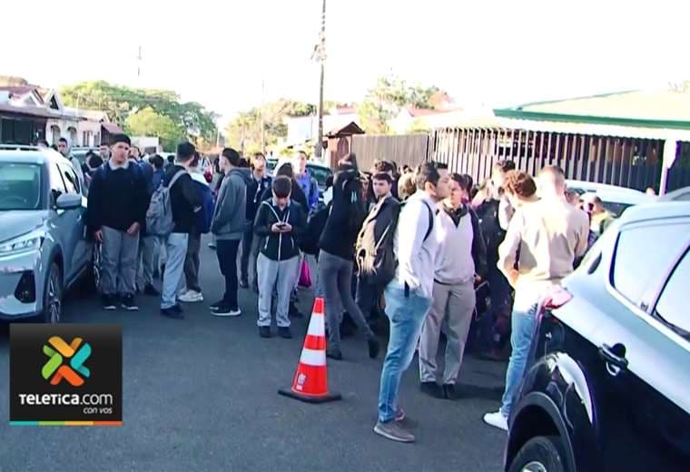 Junta de Educación cierra Liceo de Santo Domingo por disconformidades con el director