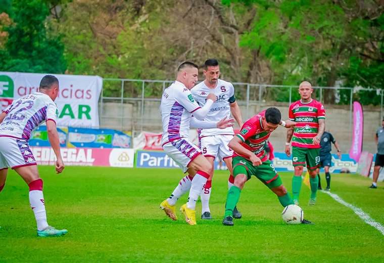 Guanacasteca vs. Saprissa.