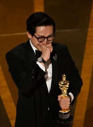 Ke Huy Quan se lleva Óscar a mejor actor de reparto por "Todo en todas partes al mismo tiempo"