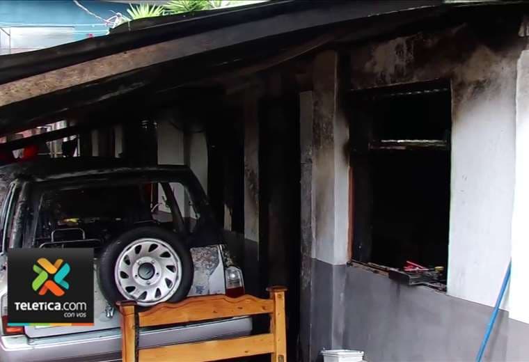 Cuatro adultos y dos niñas sufren quemaduras durante incendio en Río Azul