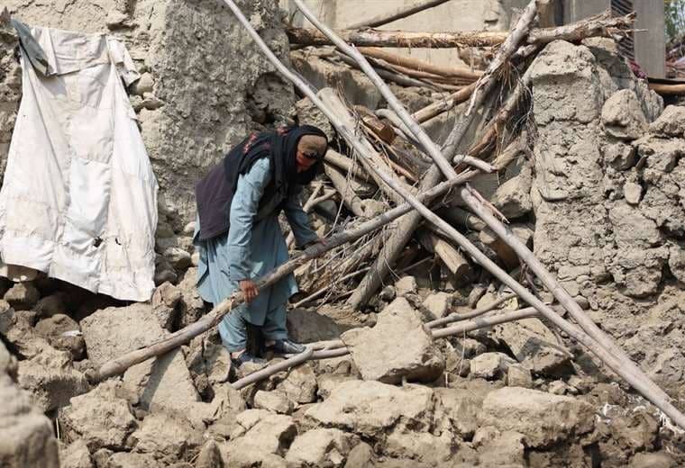 Al menos 12 muertos por terremoto en Afganistán y Pakistán