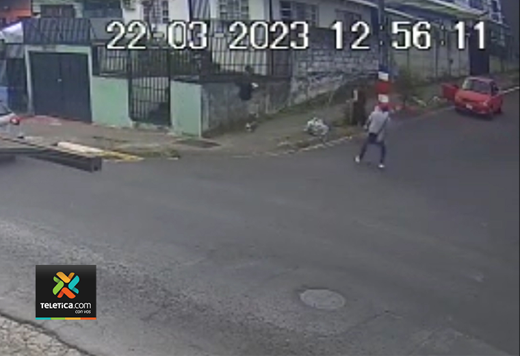 Video: Hombre corre y se salva de morir acribillado por sicario en Guadalupe