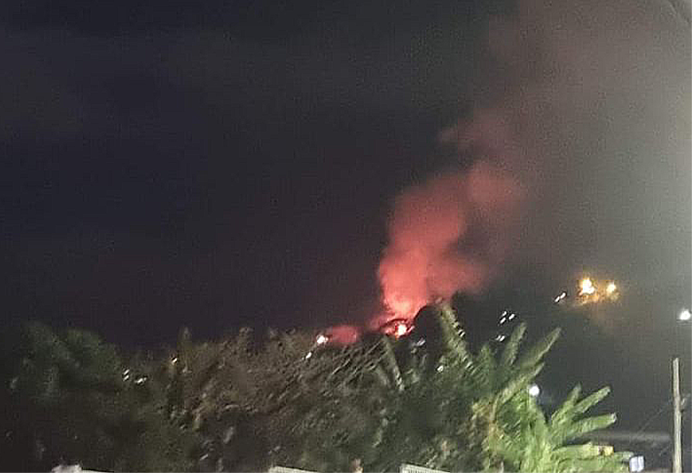 Incendio provoca pérdida total de vivendas en Tirrases de Curridabat