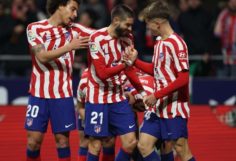 Atlético de Madrid se afianza en el podio con triunfo ante el Valencia