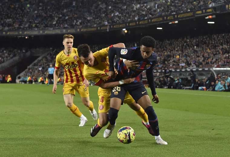 Barça se atasca ante el Girona, pero avanza otro pasito hacia el título