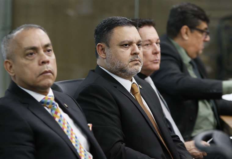 PLP anuncia que peleará la presidencia del Congreso con Gilberto Campos