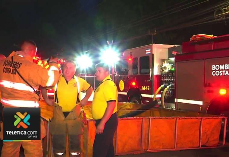 Bomberos logran apagar enorme incendio en El Coyol tras más de 10 horas de trabajo