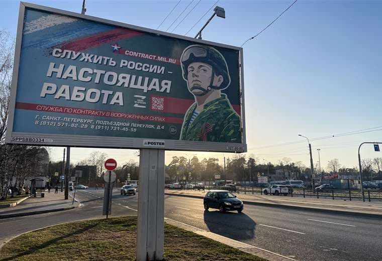 Rusia llama a comportarse como "hombre" en campaña de reclutamiento militar