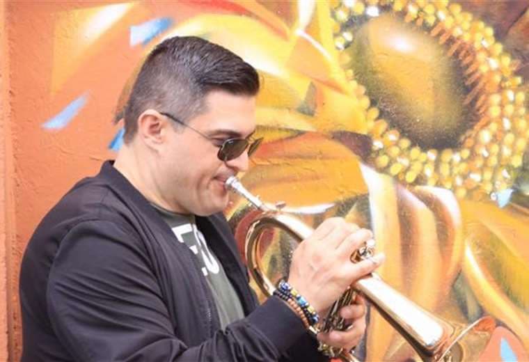 Ernesto Núñez: el músico tico que comparte escenario con Juan Luis Guerra