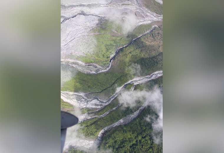 Ríos: la principal amenaza tras explosiones del volcán Rincón de la Vieja
