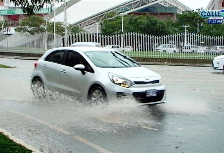 Cinco elementos fundamentales que debe revisar en su carro durante la época lluviosa