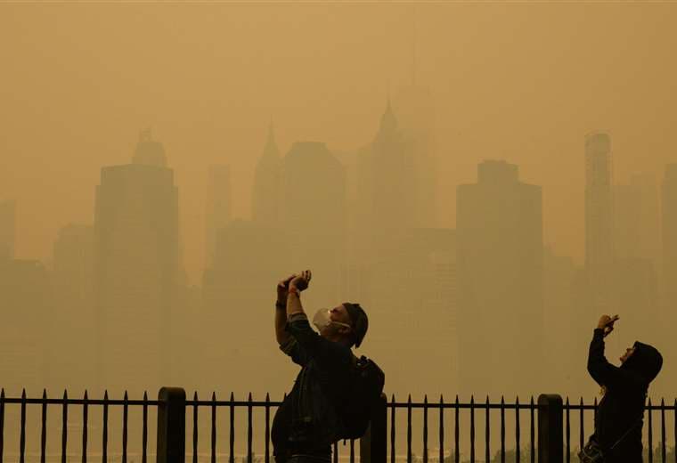 Galería: Nube de humo pone en alerta a 100 millones de personas en EE.UU. 