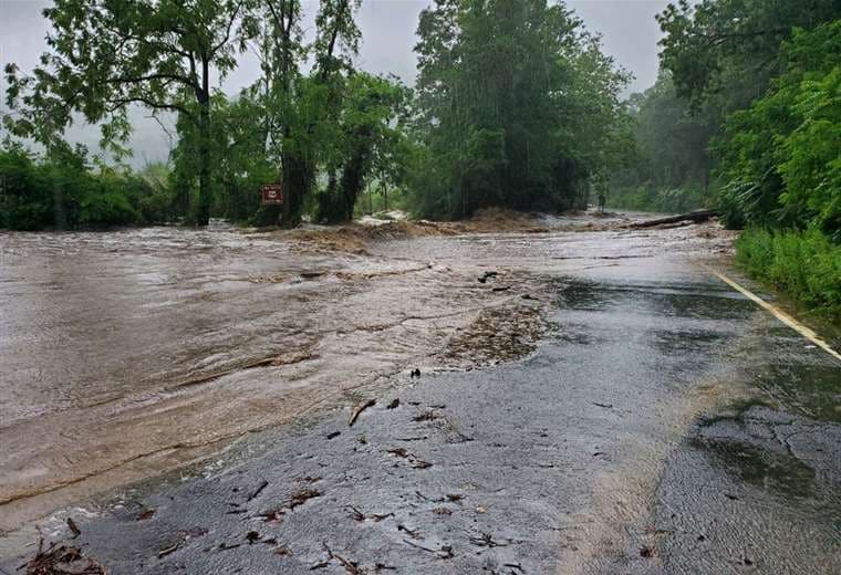 CNE: Lluvias dejan 42 emergencias por inundación en Valle Central y Puntarenas