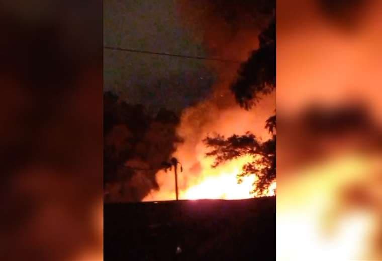 Incendio en Sagrada Familia afecta tres casas