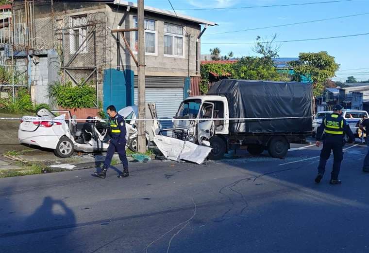 Siete personas viajaban en vehículo involucrado en aparatoso accidente en San José