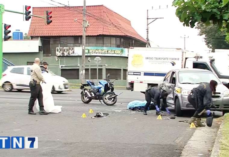 Motociclista muere tras ser atropellado en Hatillo 6