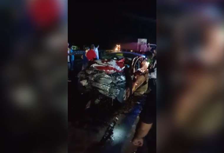 Taxista muere al chocar de frente contra camión en Limón