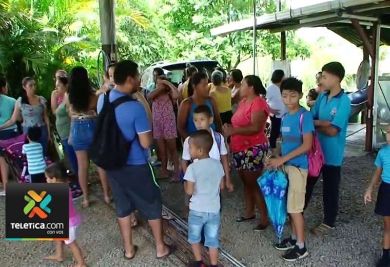 Vecinos de Aguas Zarcas organizan simulacro tras emergencia por avalancha