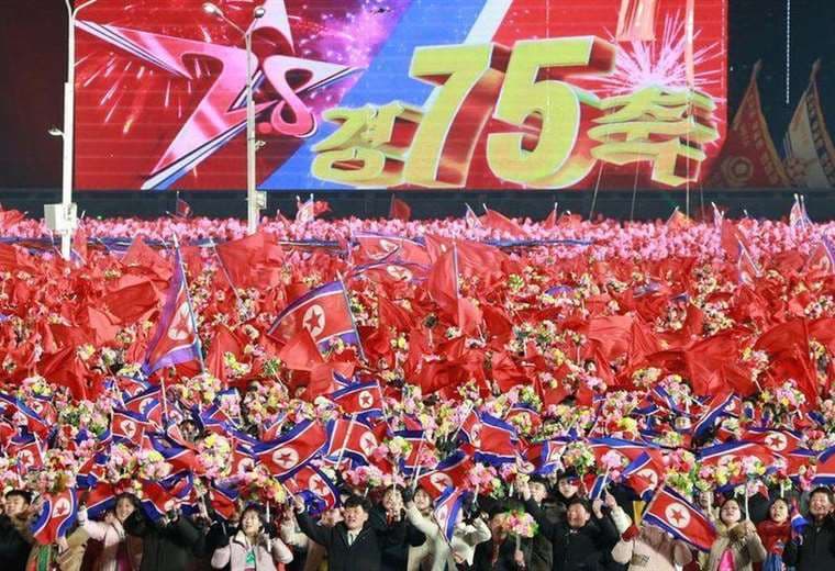 En imágenes: Las espectaculares celebraciones en Corea del Norte por 75º aniversario del país