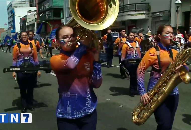 San José se llenó de música y baile con los desfiles de Independencia