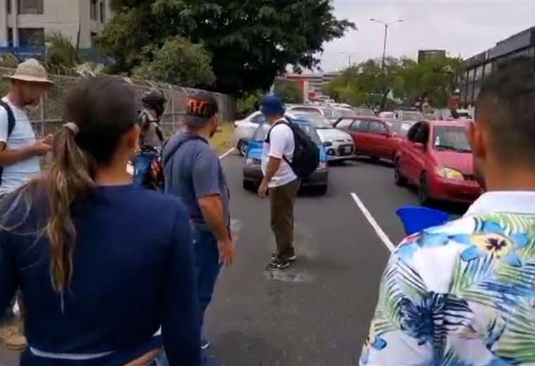 Mujer atropellada en marcha de oficiales de Fuerza Pública en San Pedro