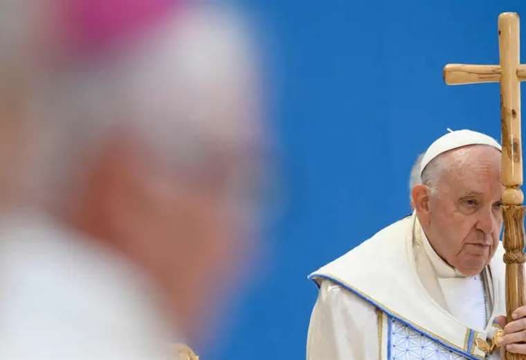 "El mundo se va desmoronando", alerta el papa en nuevo texto sobre cambio climático