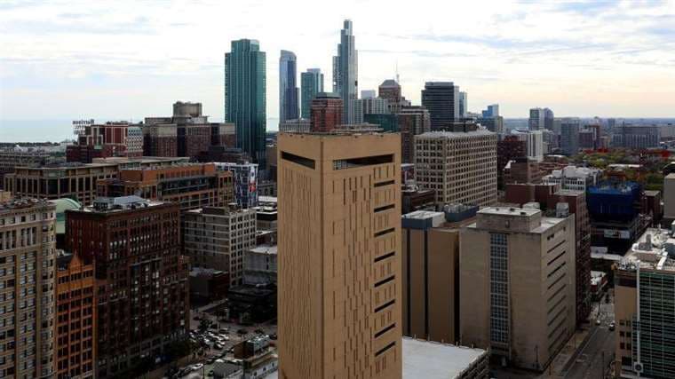 Cómo es la cárcel-rascacielos de Chicago en la que está preso el hijo de "El Chapo"