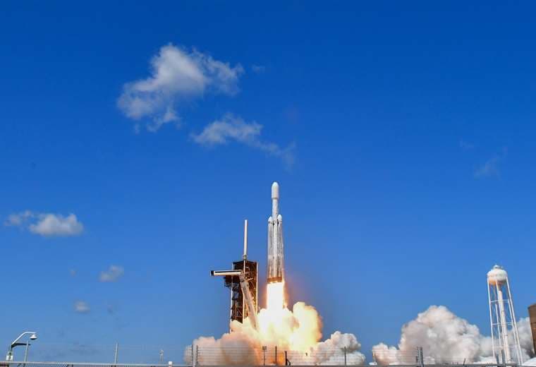 SpaceX listo para llevar dron militar estadounidense secreto en octava misión | Teletica