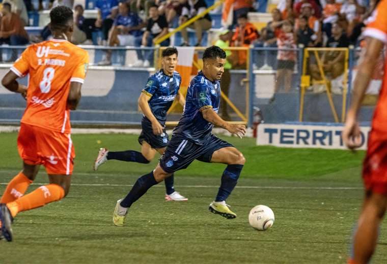 Pérez le gana a Puntarenas FC un partido con sabor a final 