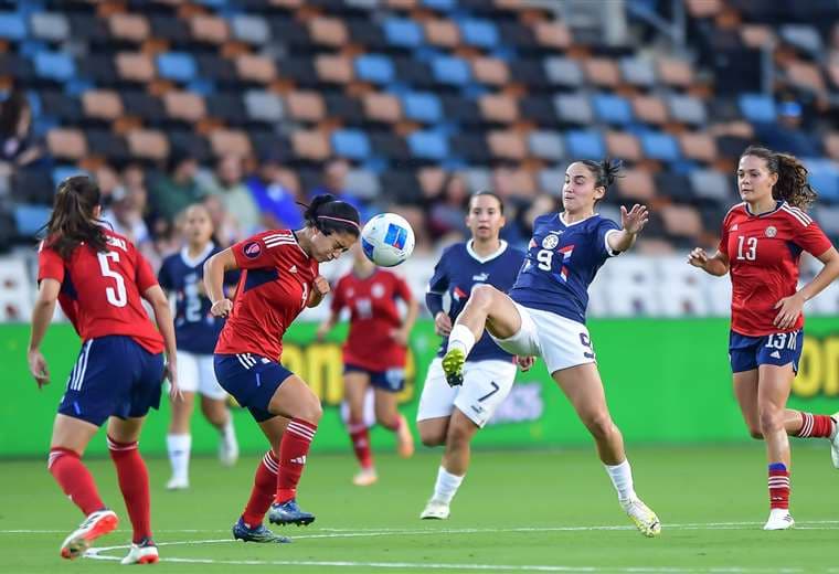 Sele Femenina cae ante Paraguay en su debut en Copa Oro 