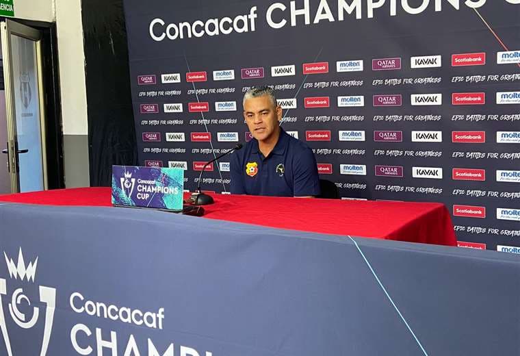 Héctor Altamirano: "Le digo a la afición que crea que podemos competir en los dos torneos"