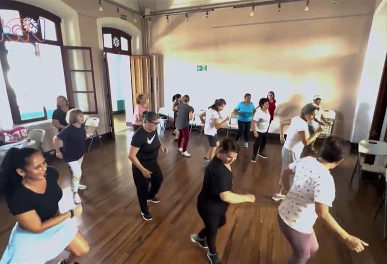 El baile transforma la vida de los adultos mayores en Heredia