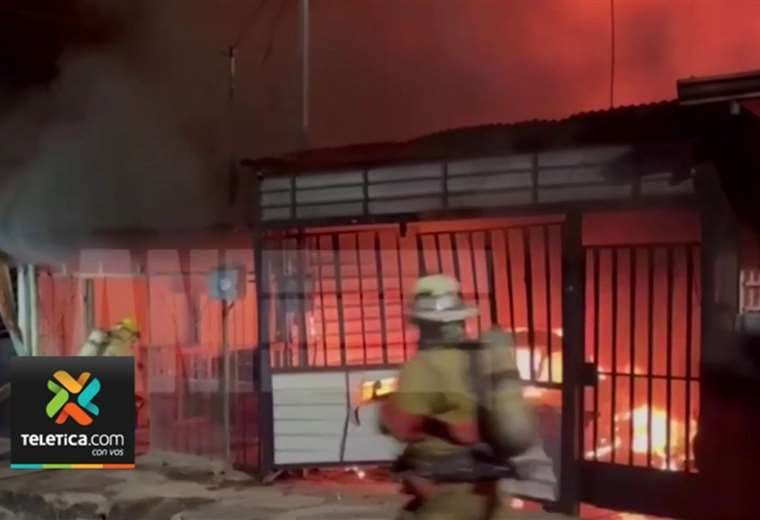 Incendio deja tres casas afectadas en Alajuela