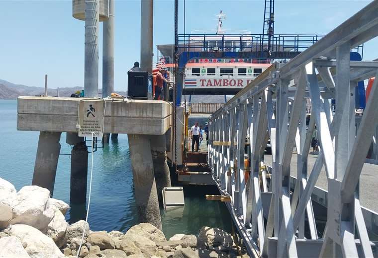 Se reanuda servicio de ferry entre Puntarenas y Paquera