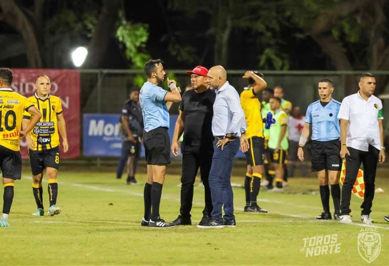 Jonathan McDonald, jugador de San Carlos