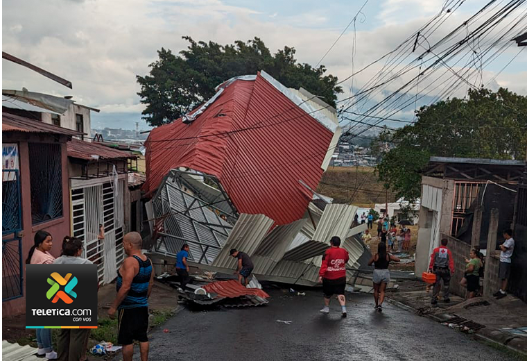 Fotos muestran daños causados por fuertes vientos en Pavas