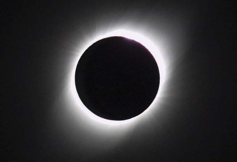 ¿Qué es un eclipse solar total como el que se verá en México, EE. UU. y Canadá?