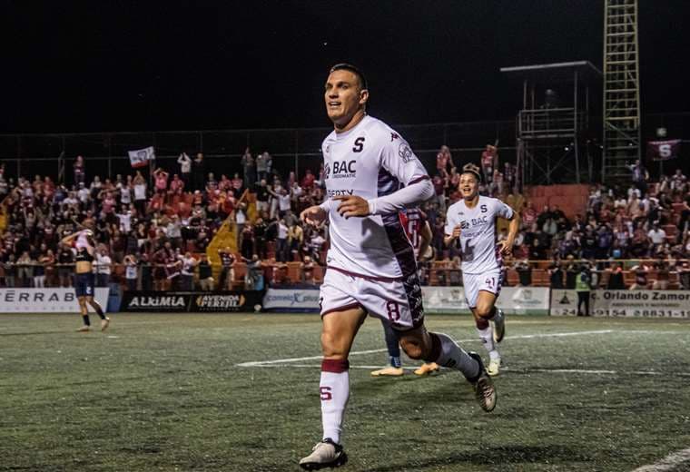 Saprissa destaca los 400 partidos de David Guzmán