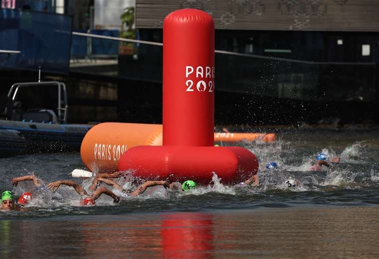 Triatlón en el Sena. AFP