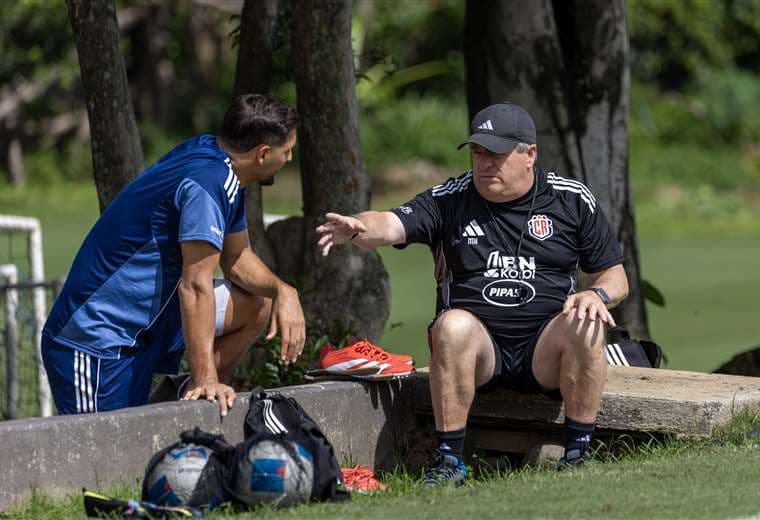 Celso Borges y Miguel Herrera./Crédito: Fernando Araya