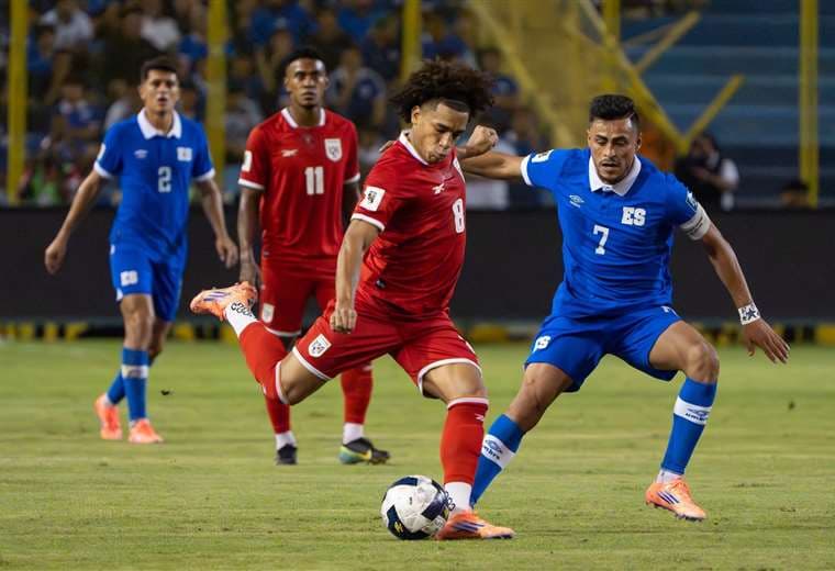 El Salvador vs. Panamá. Foto: Fepafut