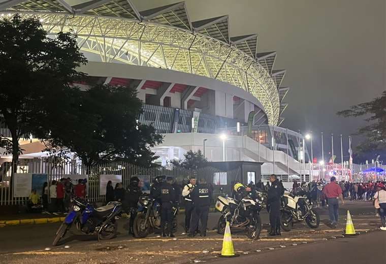 Fuerza Pública en el Estadio Nacional