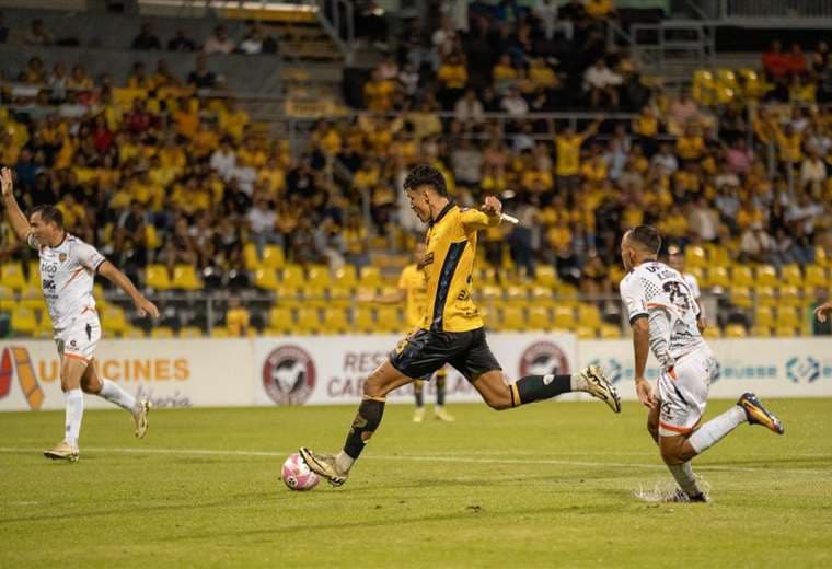 Liberia y Puntarenas empatan al inicio de la fecha 12