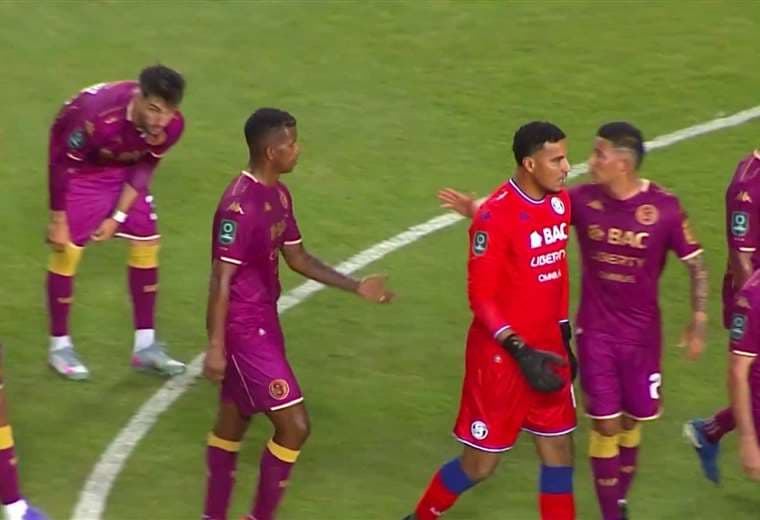 Saprissa apunta a ganar todo y esperar una caída de Alajuelense para regresar a la cima